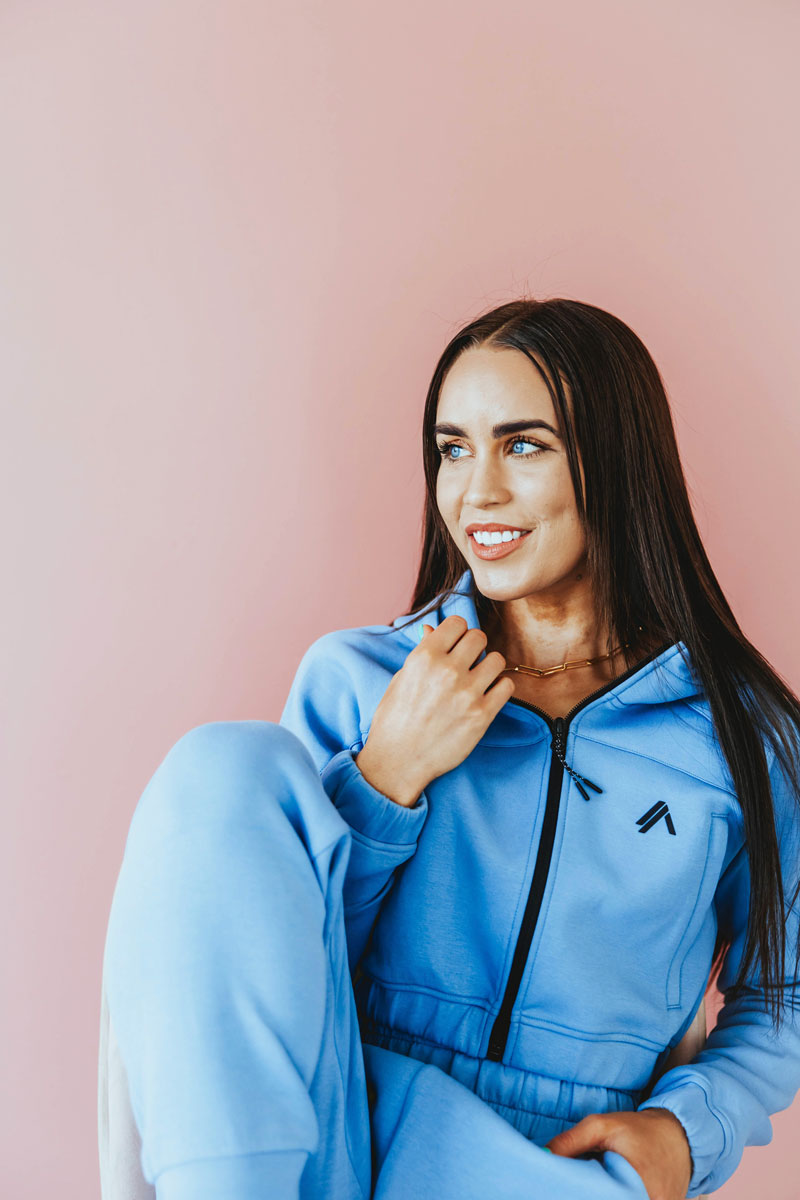 Suitable alt text in the language of the website